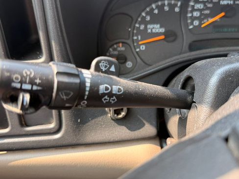 Used 2005 Chevrolet Silverado 2500 W/T RWD image 20