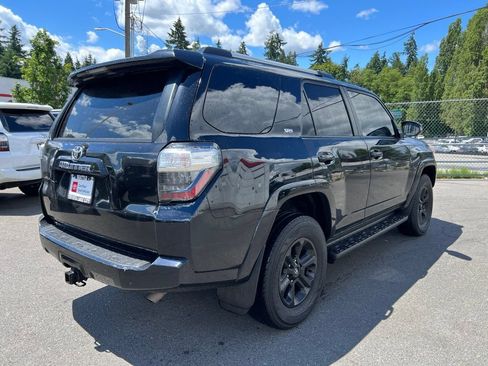 Certified 2022 Toyota 4Runner SR5 Premium w/ Moonroof Package AWD/4WD image 4
