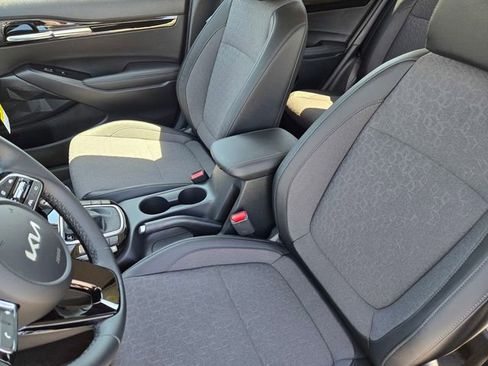 New 2026 Kia Seltos S FWD image 17