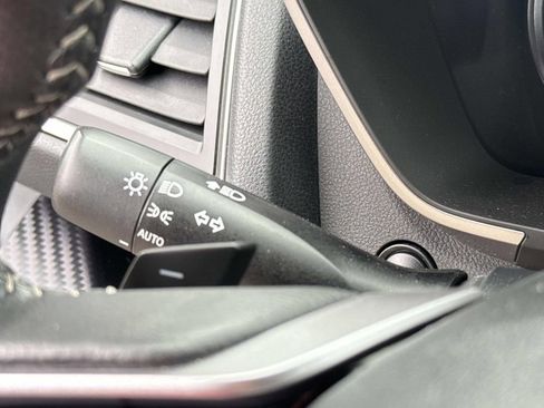 Certified 2025 Subaru Ascent Premium w/ Premium Package image 38