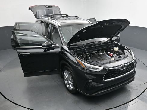 Used 2021 Toyota Highlander Limited image 43