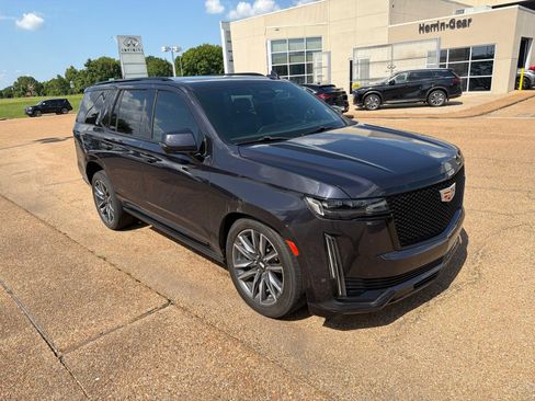 Used 2022 Cadillac Escalade Sport w/ Touring Package AWD/4WD image 5
