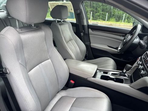 Used 2018 Honda Accord EX image 34