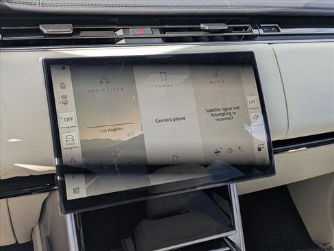 New 2025 Land Rover Range Rover SE image 12