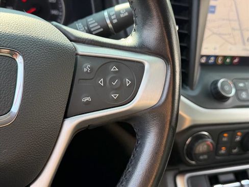 Used 2020 GMC Acadia SLT FWD image 17