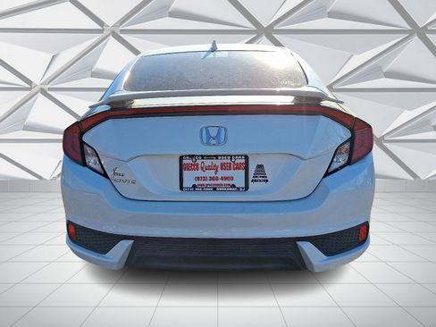 Certified 2019 Honda Civic EX image 9