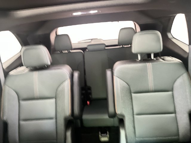 Used 2025 GMC Acadia AT4 w/ Luxury Package AWD/4WD image 28