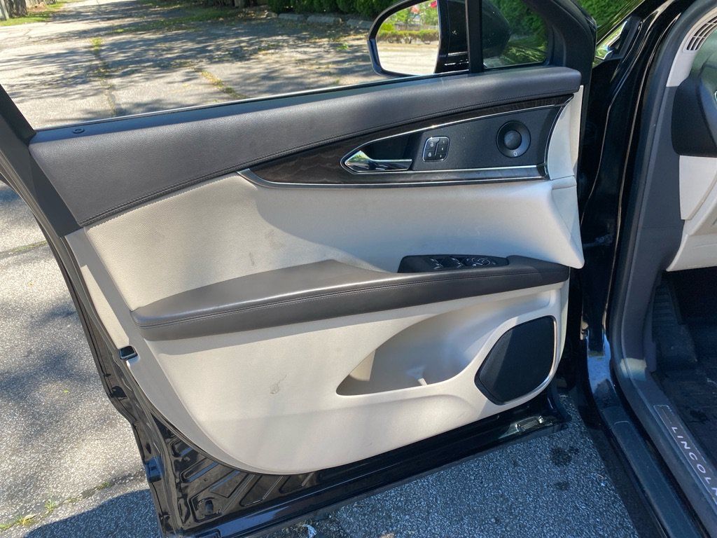 Used 2019 Lincoln Nautilus Reserve AWD/4WD image 11