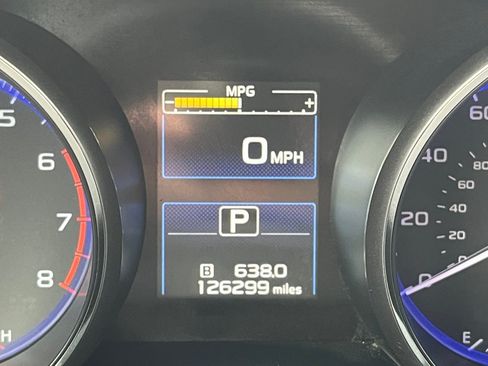 Used 2015 Subaru Outback 2.5i Premium AWD/4WD image 6