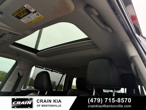 Used 2023 Toyota Highlander XLE AWD/4WD image 18