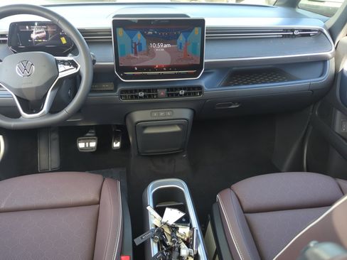 New 2025 Volkswagen ID. Buzz Pro S Plus image 19