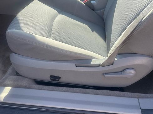 Used 2008 Chrysler Sebring Touring FWD image 11