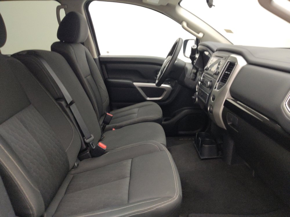 Used 2017 Nissan Titan SV AWD/4WD image 21