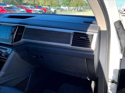 Used 2019 Volkswagen Atlas SEL image 18