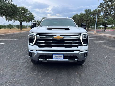 Used 2024 Chevrolet Silverado 3500 LTZ AWD/4WD image 3