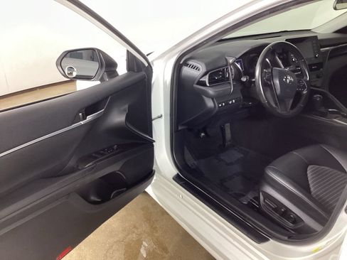 Used 2024 Toyota Camry SE FWD image 9