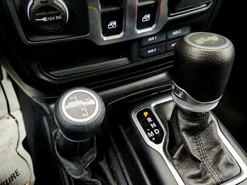Used 2021 Jeep Wrangler Sport image 16