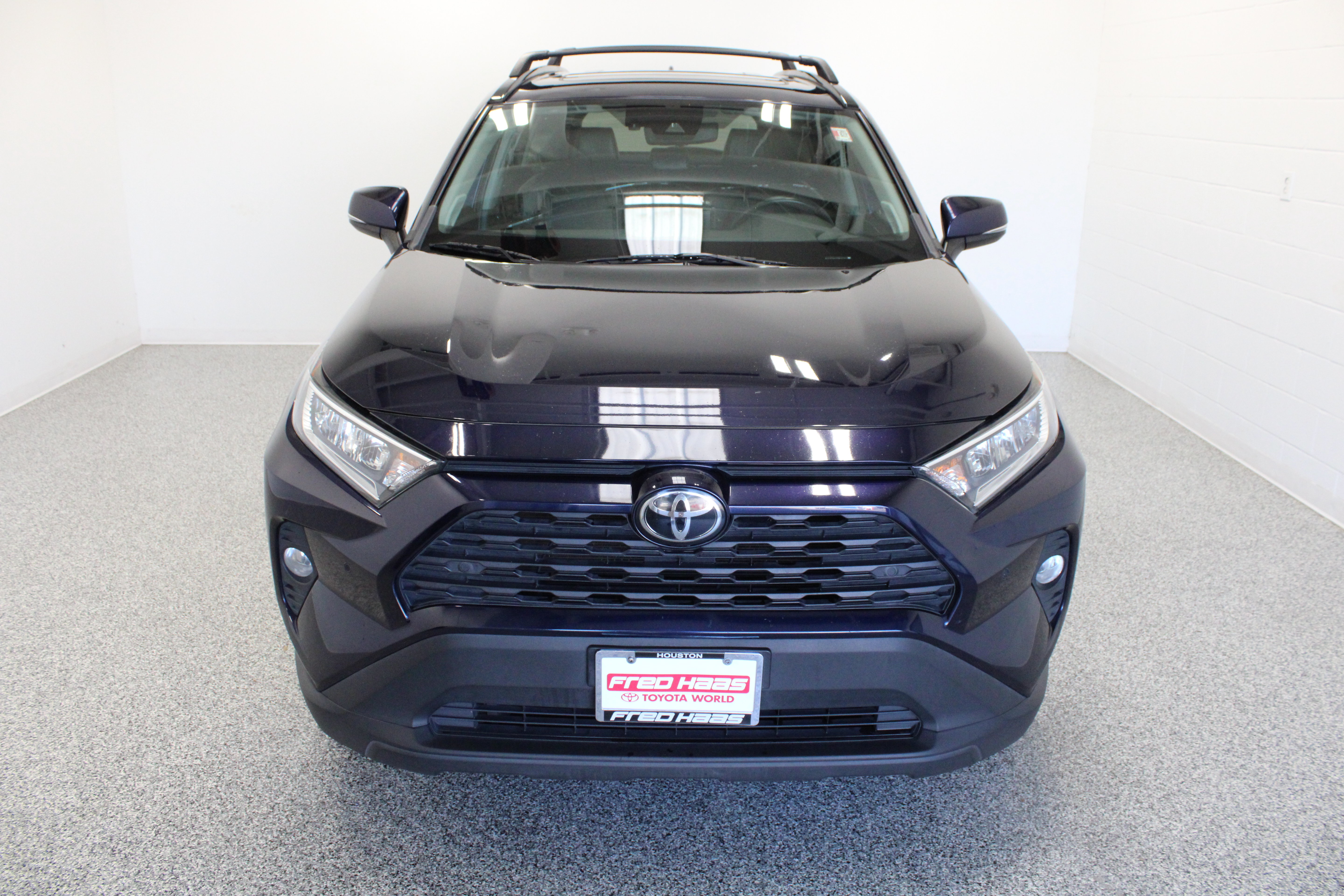 Used 2021 Toyota RAV4 XLE Premium FWD image 3