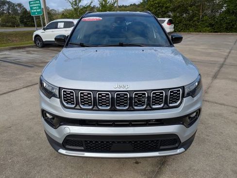 Used 2024 Jeep Compass Limited AWD/4WD image 9