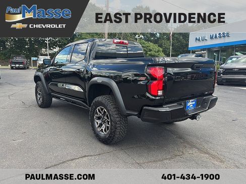 Used 2025 Chevrolet Colorado ZR2 w/ Technology Package AWD/4WD image 5