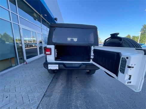 Used 2022 Jeep Wrangler Unlimited Sport image 24