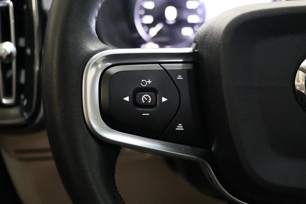 Used 2019 Volvo XC40 T5 Inscription AWD/4WD image 22