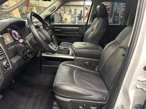 Used 2018 RAM 1500 Sport image 11