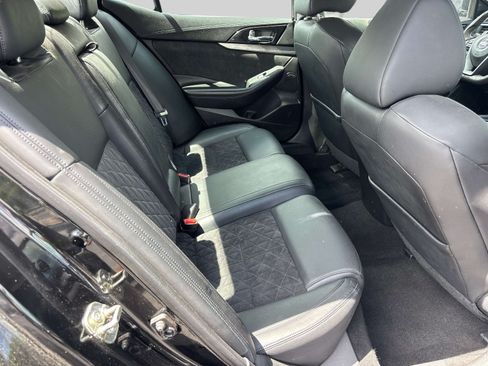 Used 2016 Nissan Maxima SR FWD image 10