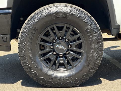 Used 2024 Chevrolet Silverado 2500 ZR2 AWD/4WD image 33
