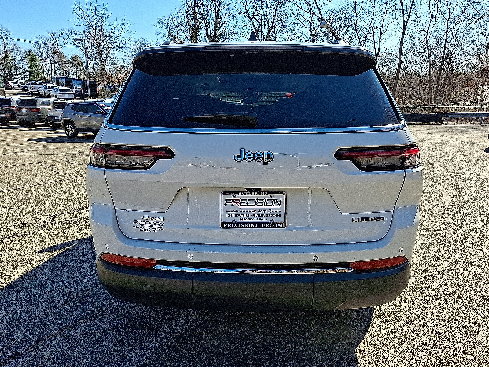 Used 2023 Jeep Grand Cherokee L Limited AWD/4WD image 6