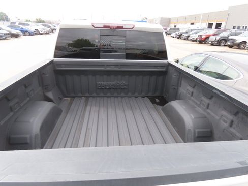 Used 2020 Chevrolet Silverado 1500 High Country w/ Technology Package AWD/4WD image 11