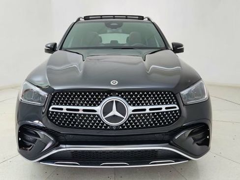 Used 2025 Mercedes-Benz GLE 450e 4MATIC image 2