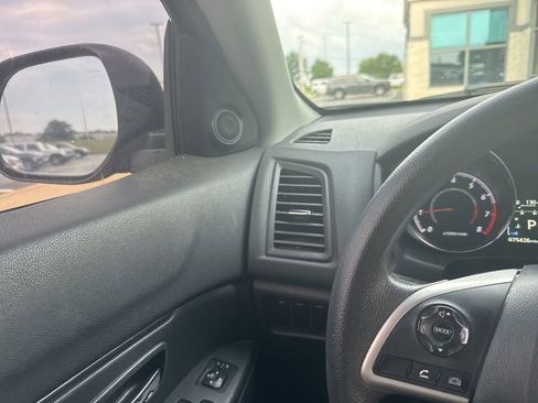 Used 2020 Mitsubishi Outlander Sport ES FWD image 9