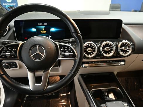 Used 2021 Mercedes-Benz GLA 250 250 4MATIC image 8