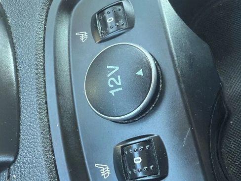 Used 2014 Ford Focus SE w/ SE Sport Package image 28