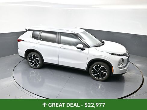 Used 2024 Mitsubishi Outlander SE image 44
