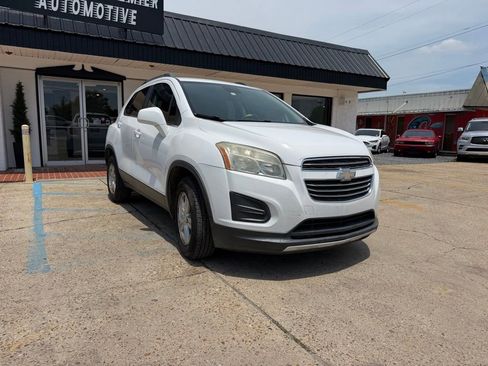 Used 2015 Chevrolet Trax LT w/ LT Plus Package AWD/4WD image 3