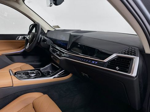 Certified 2024 BMW X7 xDrive40i image 31
