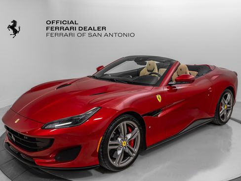 Certified 2020 Ferrari Portofino Base image 12