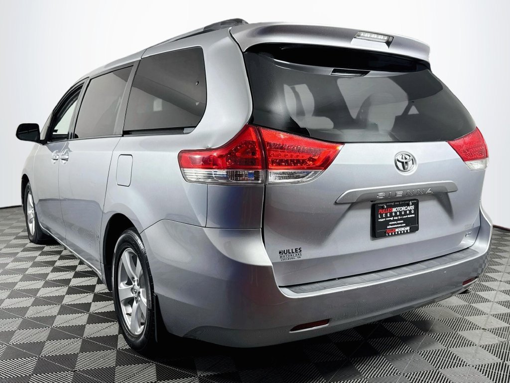 Used 2014 Toyota Sienna LE FWD image 5