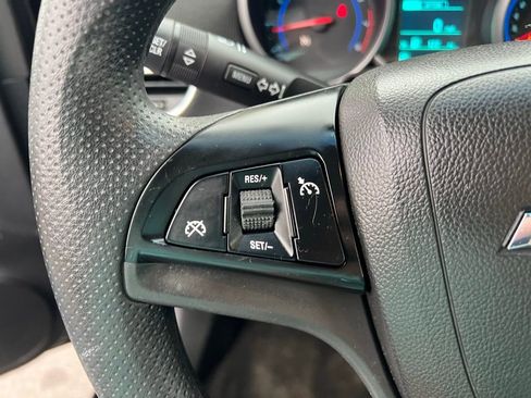 Used 2015 Chevrolet Cruze LT image 37