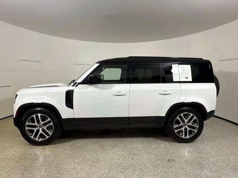 Used 2020 Land Rover Defender 110 SE AWD/4WD image 2