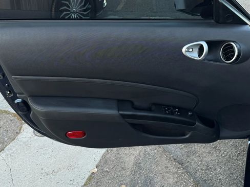 Used 2007 Nissan 350Z Touring RWD image 14