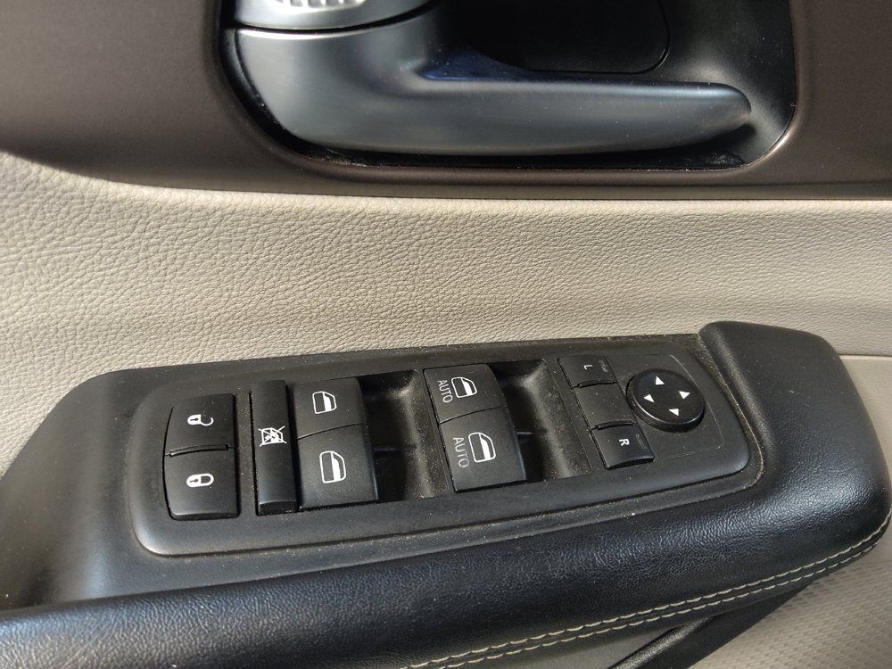 Used 2021 Chrysler Voyager Lxi FWD image 27