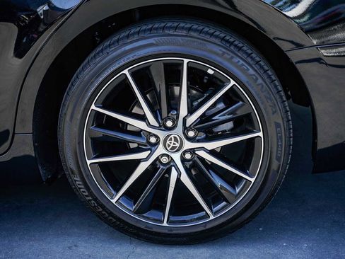 Used 2022 Toyota Camry SE image 10