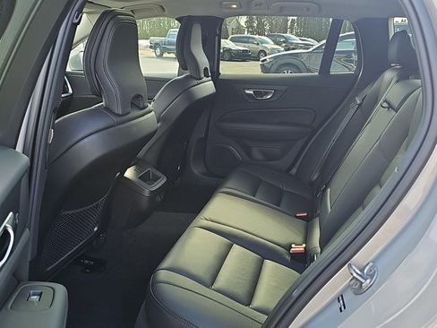 Used 2025 Volvo V60 B5 Cross Country Plus image 42