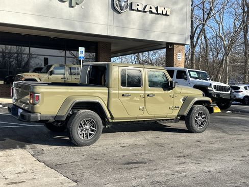 New 2026 Jeep Gladiator Sport image 16