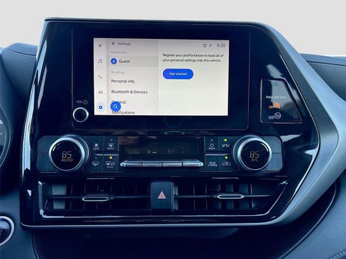 Used 2024 Toyota Highlander LE image 17