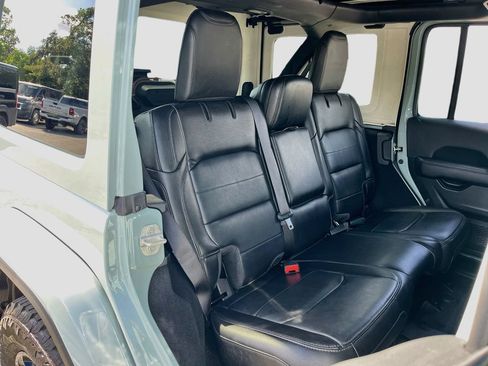 Used 2023 Jeep Wrangler Unlimited Sahara AWD/4WD image 27