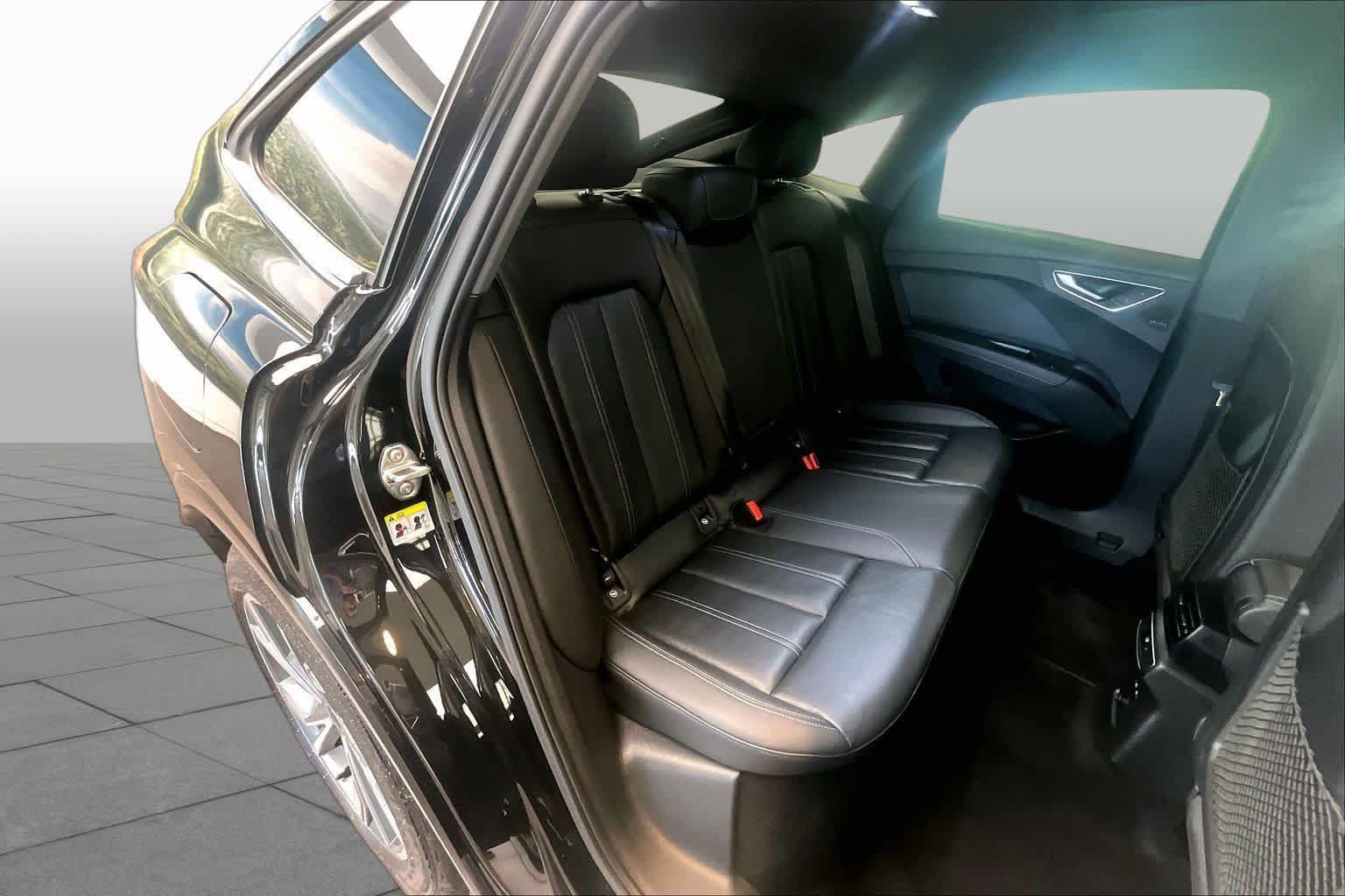 Used 2025 Audi Q4 e-tron Premium Plus w/ Premium Plus AWD/4WD image 19